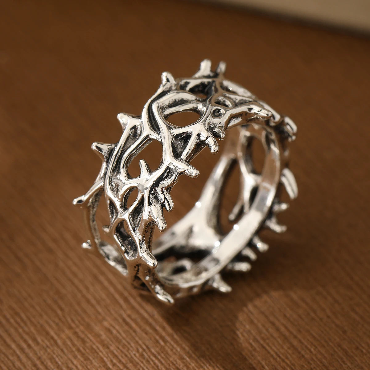 Retro Gothic Thorn Ring