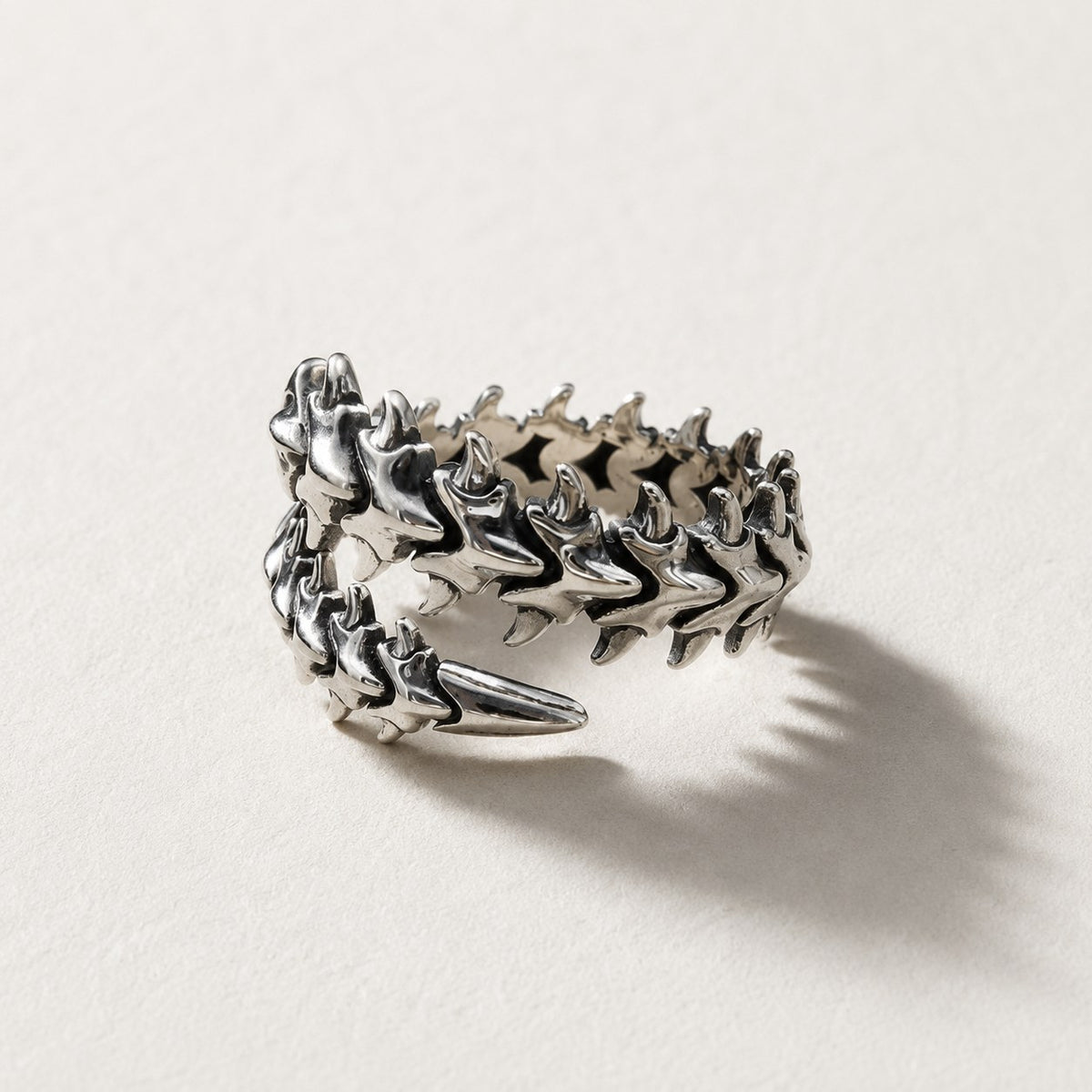 Gothic Spine Band Ring — Drokt close detail