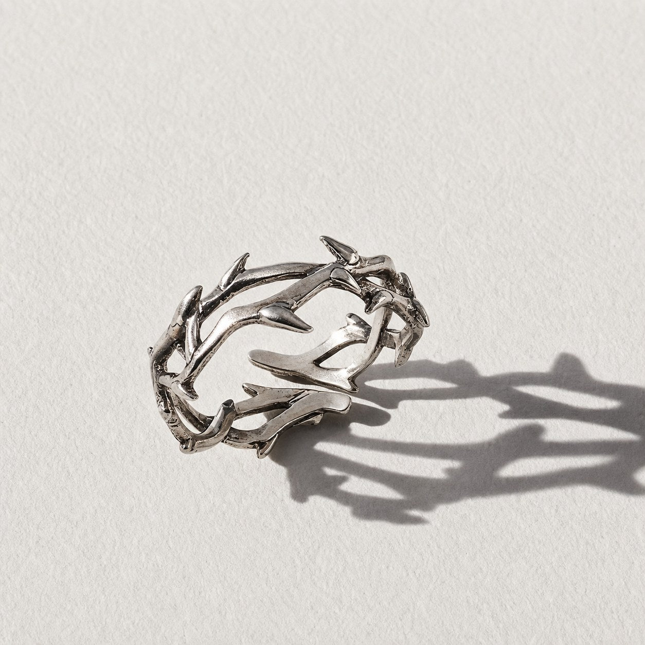 Vintage Thorn Signet Ring — Drokt close detail